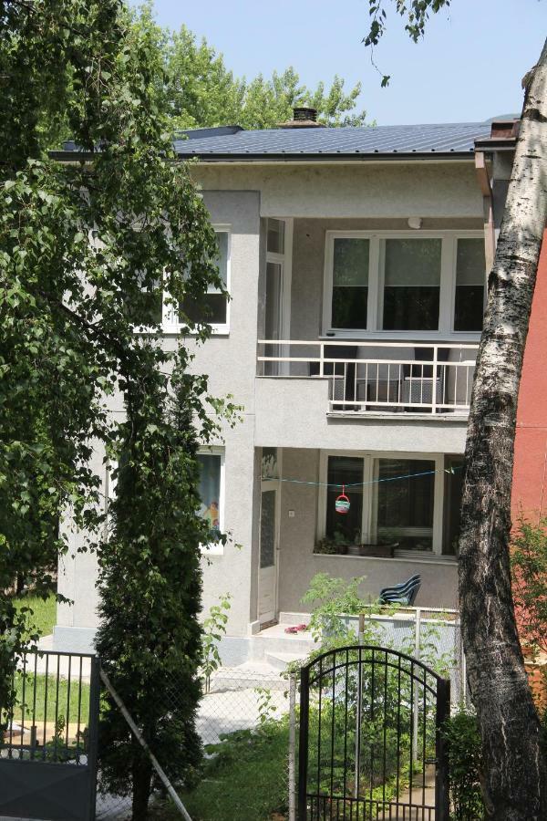 Apartman Kej Pirot Exterior foto