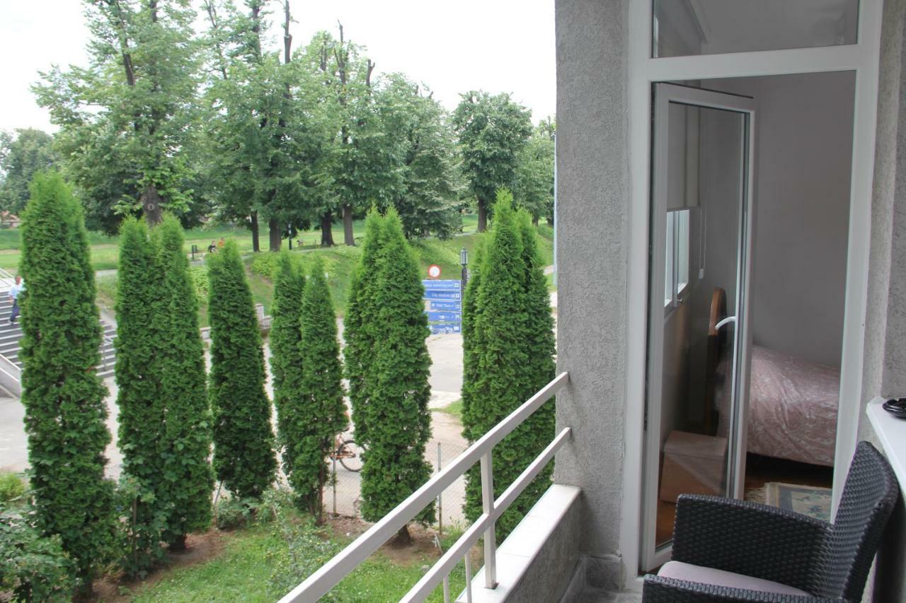 Apartman Kej Pirot Exterior foto